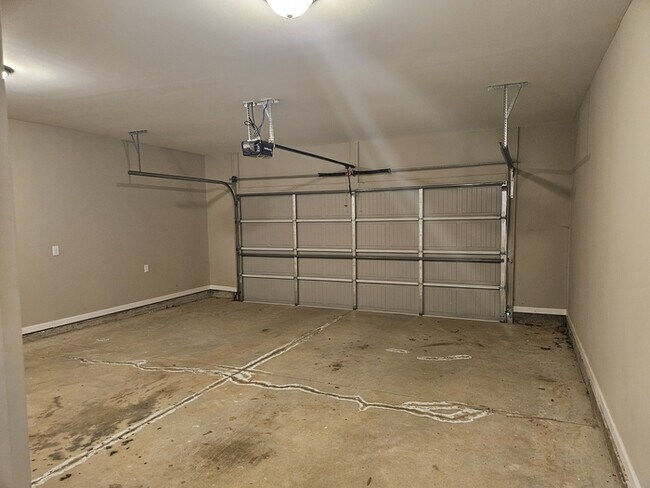 Building Photo - 166 Venture Way