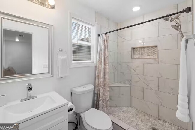 Building Photo - 2533 Godfrey Dr NW