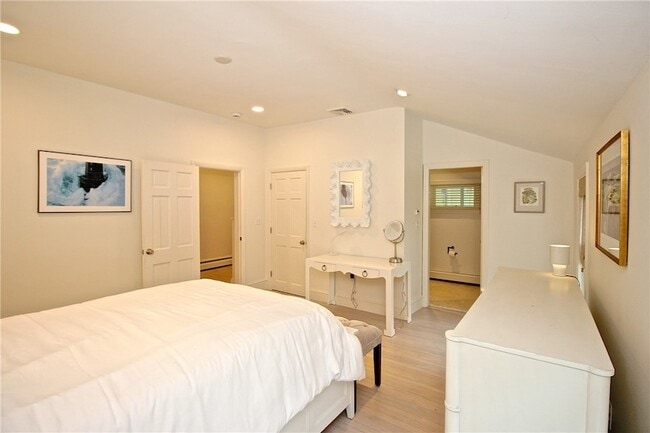 Building Photo - 215 Coggeshall Ave