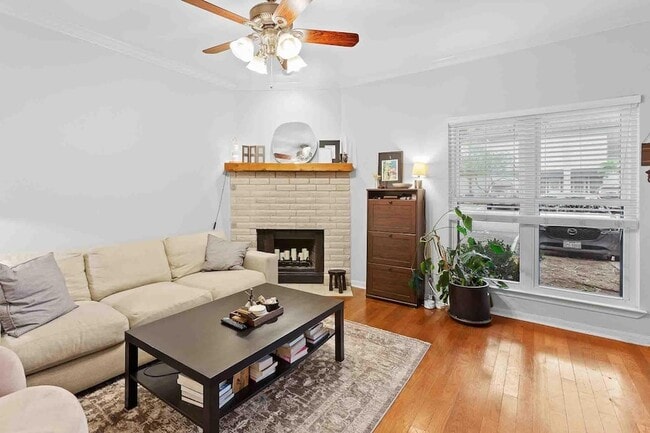 Building Photo - 1307 Kinney Ave