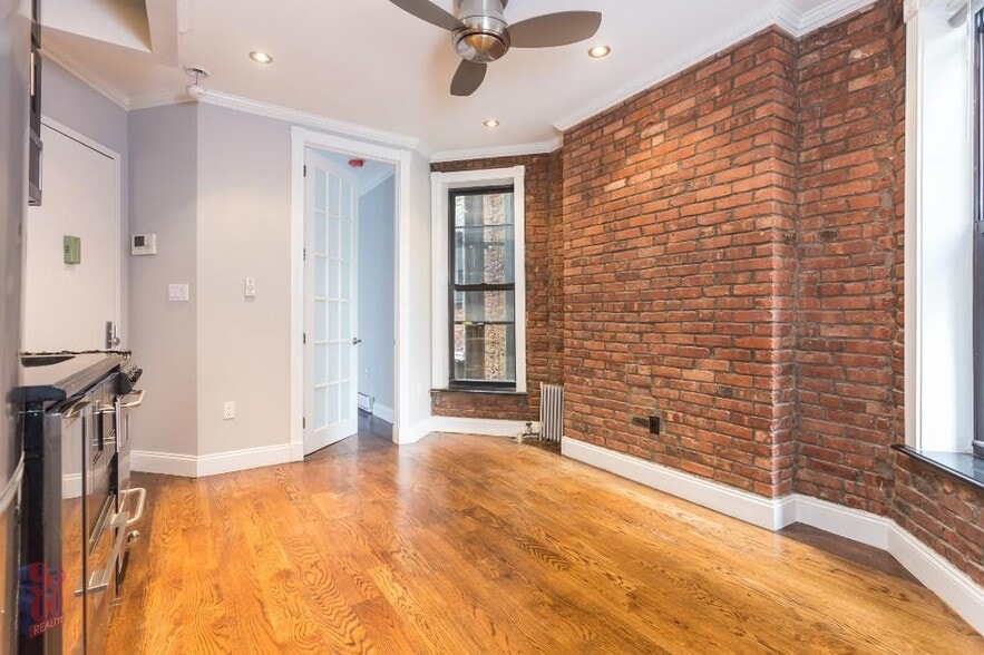 Building Photo - 3 W 103rd St