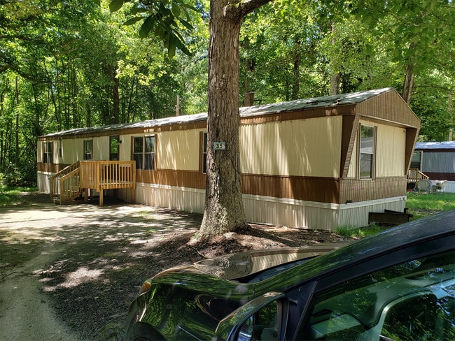 Building Photo - 35 K and M Way