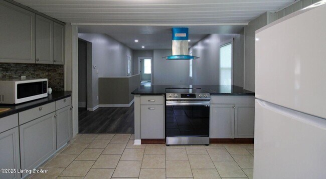 Building Photo - 4608 Cliff Ave