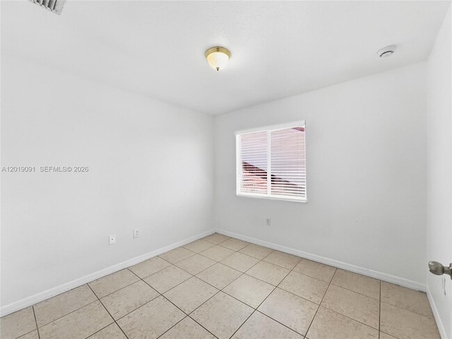 Building Photo - 3002 San Remo Cir