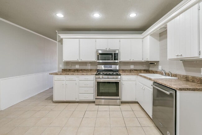 Building Photo - 6137 Belpree Rd