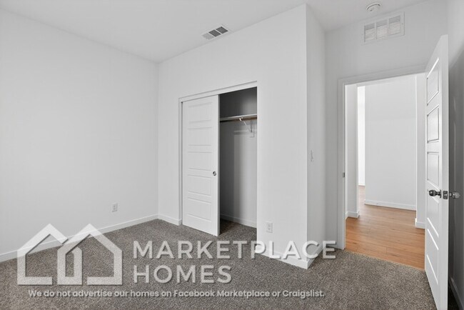 Building Photo - 2650 Marlette Ave