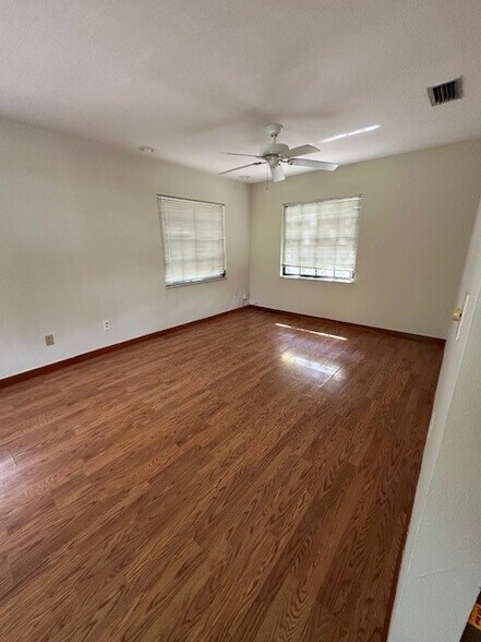 Building Photo - 2107 Secoffee St