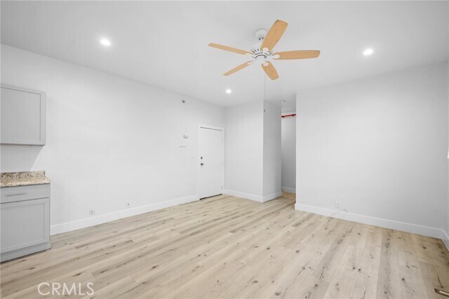 Building Photo - 228 S Kenwood St