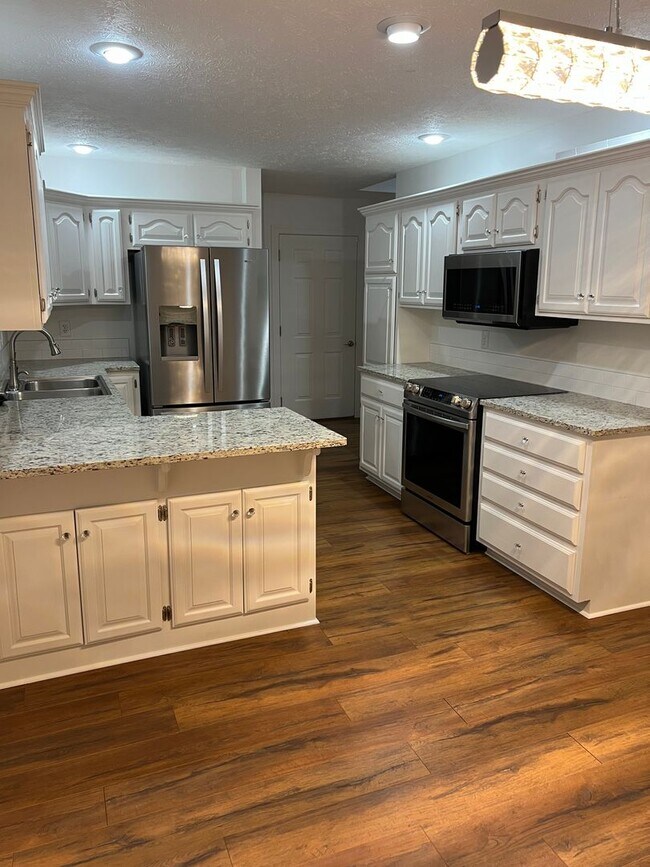 Building Photo - Galloway District RENTAL!  3-Bed, 2-Bath, 2-Car Garage