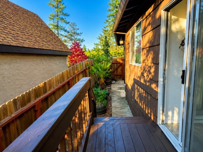 Building Photo - 820 Blue Bell Ct