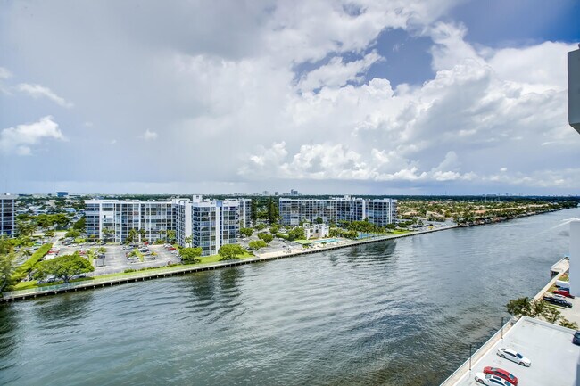 Building Photo - 3000 S Ocean Dr