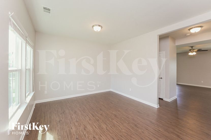 Building Photo - 102 Shanache Dr