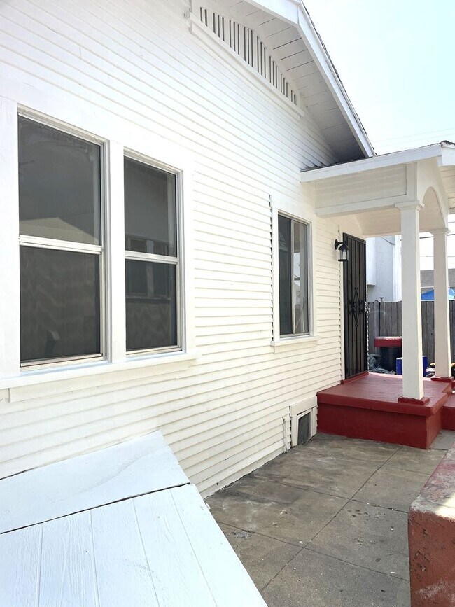 Building Photo - 469
