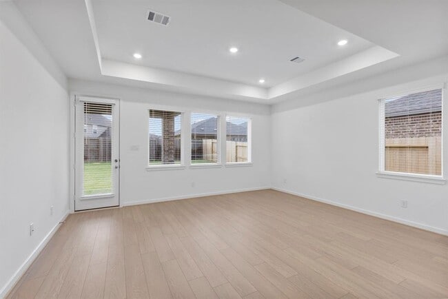 Building Photo - 1203 Buffalo Run