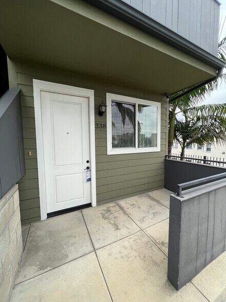 Front patio - 338 N Bixel St