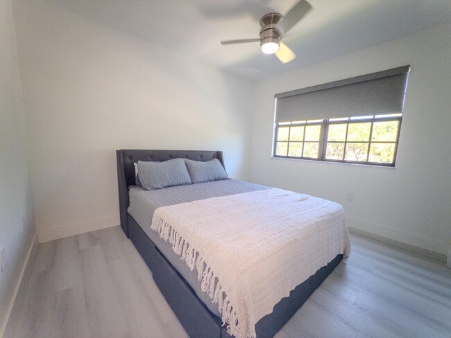 Building Photo - 576 Westree Ln