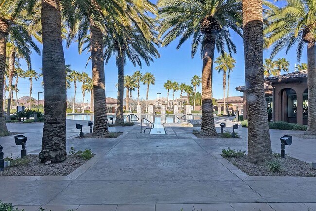 Building Photo - Luxury Living in Henderson's Tuscany: Spacious 4 Bedroom Home with Expansive Yard & More!