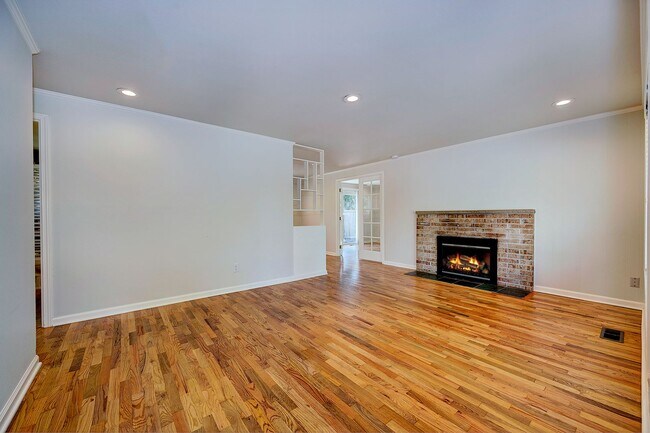 Building Photo - Lynnwood Rambler