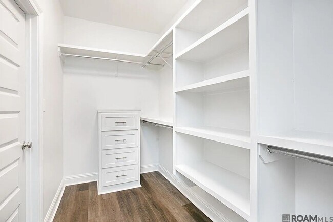 Building Photo - 4 Bedroom Home in Cheval Point Subdivision