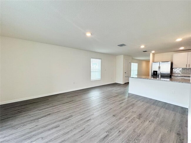 Building Photo - 36015 Sunflower Hl Dr