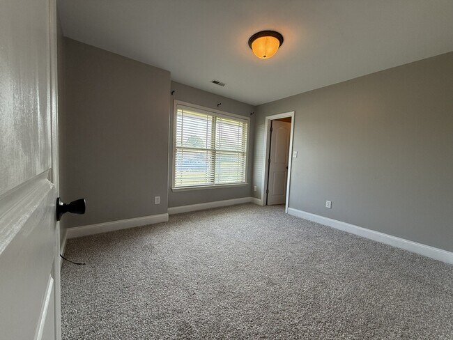 Building Photo - 246 Fields Pond Dr