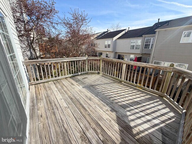 Building Photo - 8316 Green Grass Rd