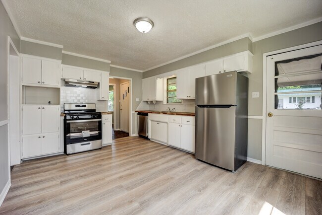 Building Photo - 2816 Memphis St