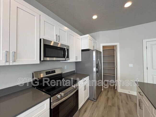 Building Photo - 1073 S 4380 W