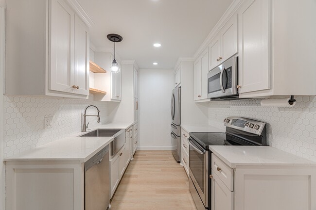 Building Photo - 23225 Prairie Bird Dr