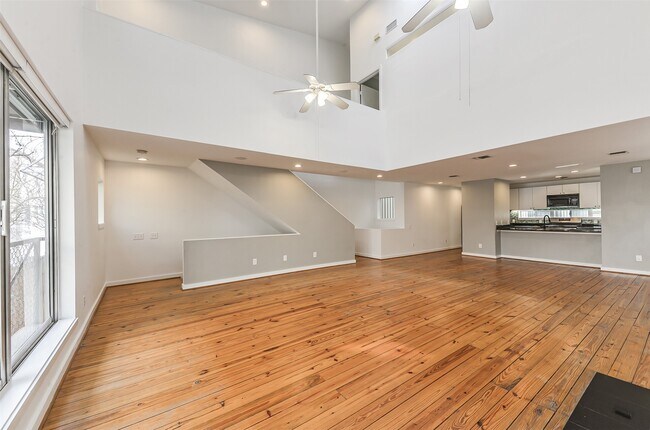 Building Photo - 5214 Blossom St