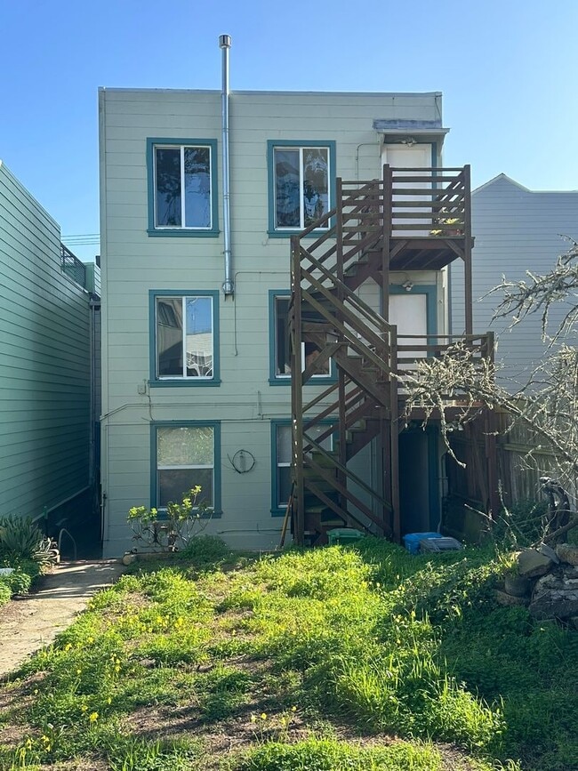 Building Photo - 1379-1383 24th Avenue