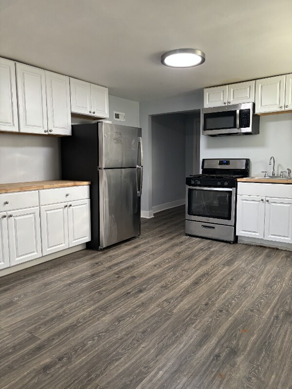 Building Photo - 2133 S Millard Ave
