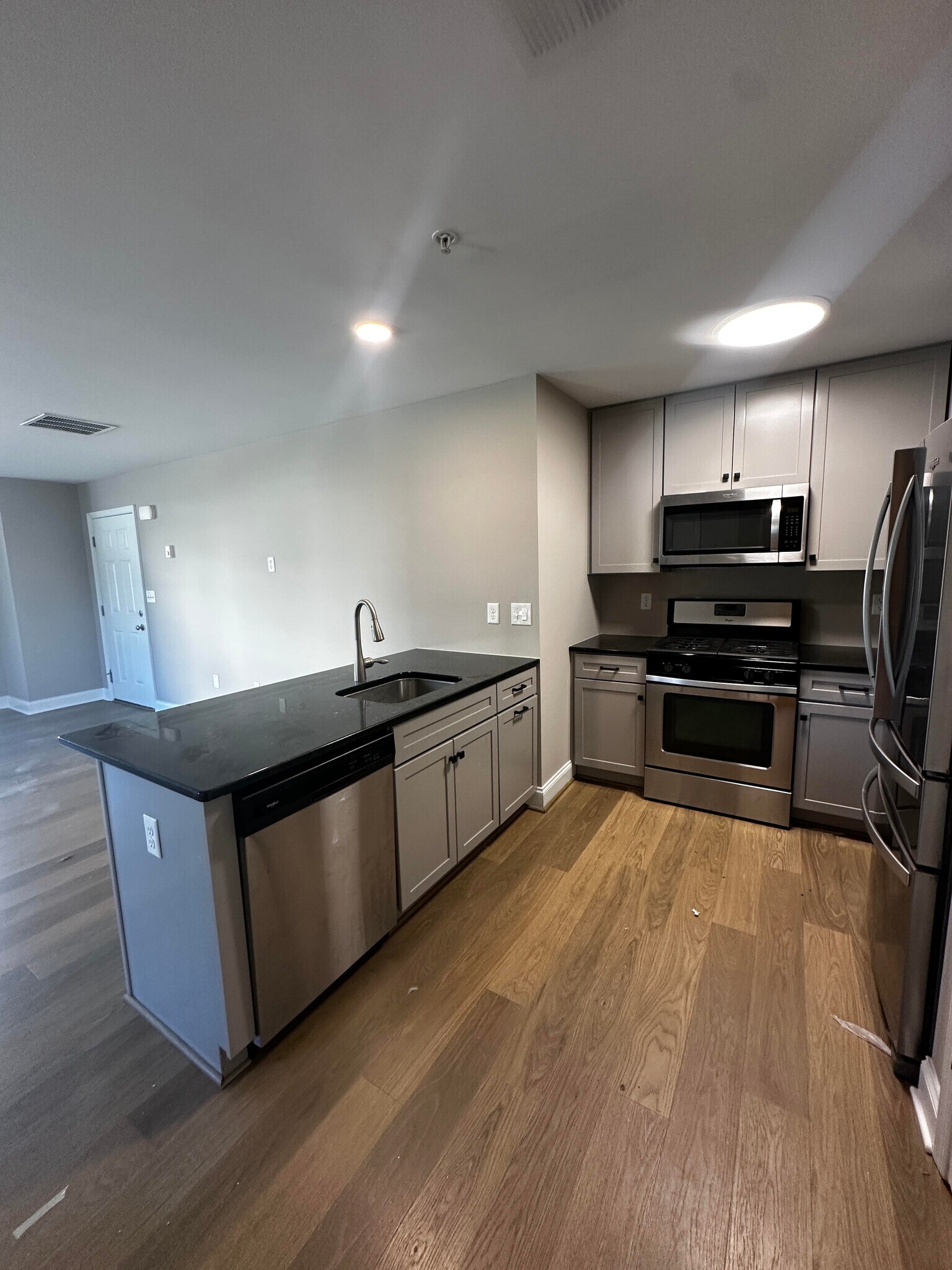Building Photo - 3053 Davenport Way