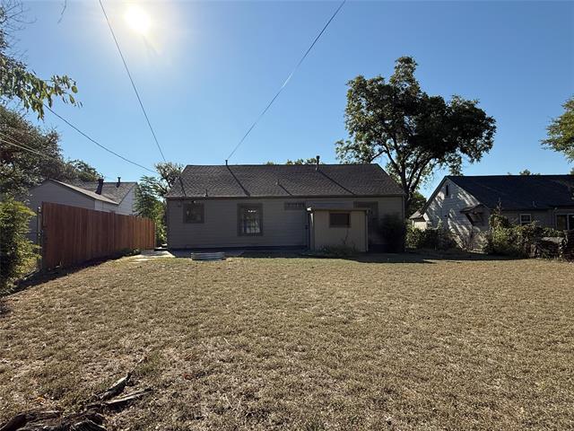 Building Photo - 1321 Smilax Ave