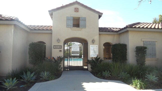 Building Photo - 3BR 2.5 BA 2 Story Home with 2 Car Garage