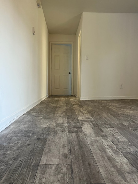 Building Photo - 143 Hendricks Blvd