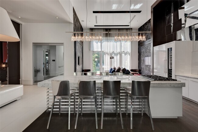 Building Photo - 306 McGowen St
