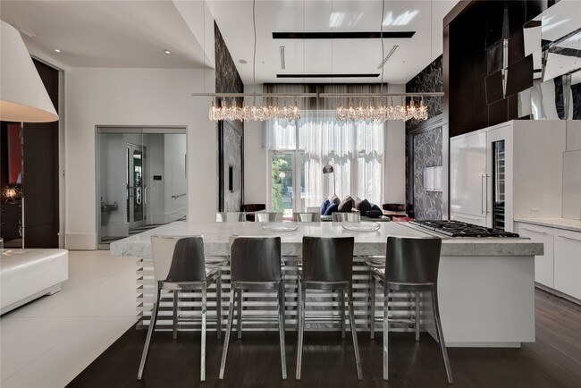 Building Photo - 400 McGowen St