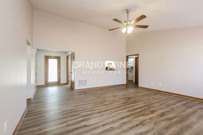 Building Photo - MOVE IN SPECIAL - February FREE with move ...