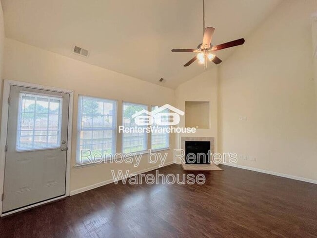 Building Photo - 3711 Bay Crescent