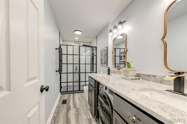 Building Photo - 14991 Broadmont Dr
