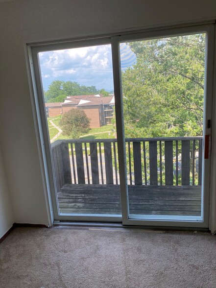 Balcony - 808 Southgate Dr