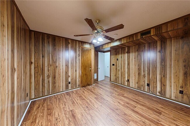 Building Photo - 4161 W Pointe Dr NW