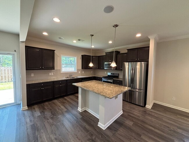 Building Photo - 377 Baymont Dr