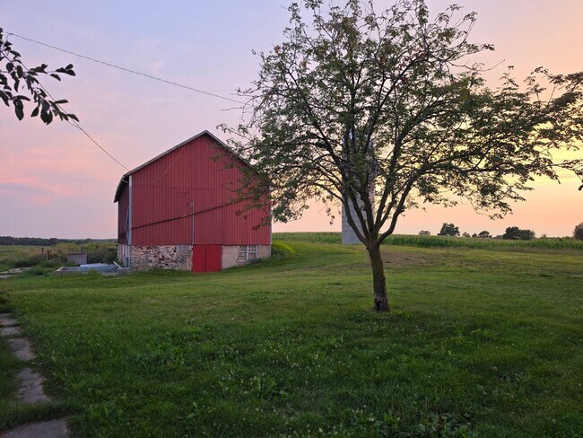 Building Photo - W11819 Moriah Rd