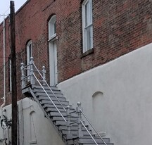 Building Photo - 208 N Main St