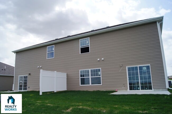 Building Photo - 5420 N 32nd St