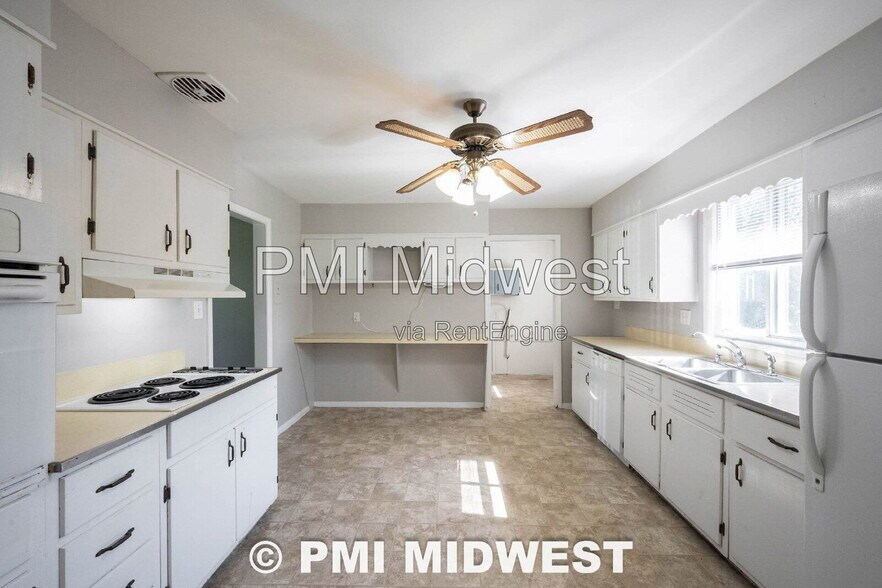 Building Photo - 5251 Longworth Pl