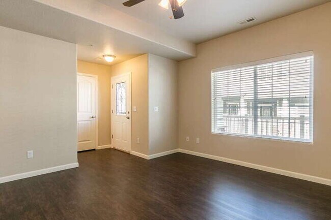 Building Photo - $1900 in Savings – Rent-Free December  // ...