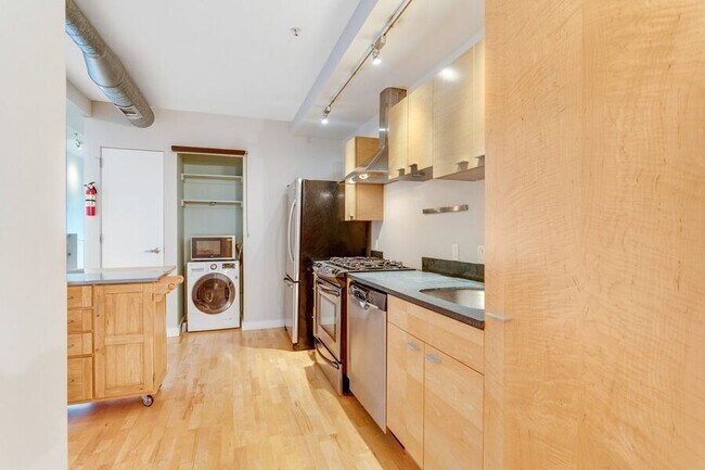 Building Photo - 1125 11th St NW